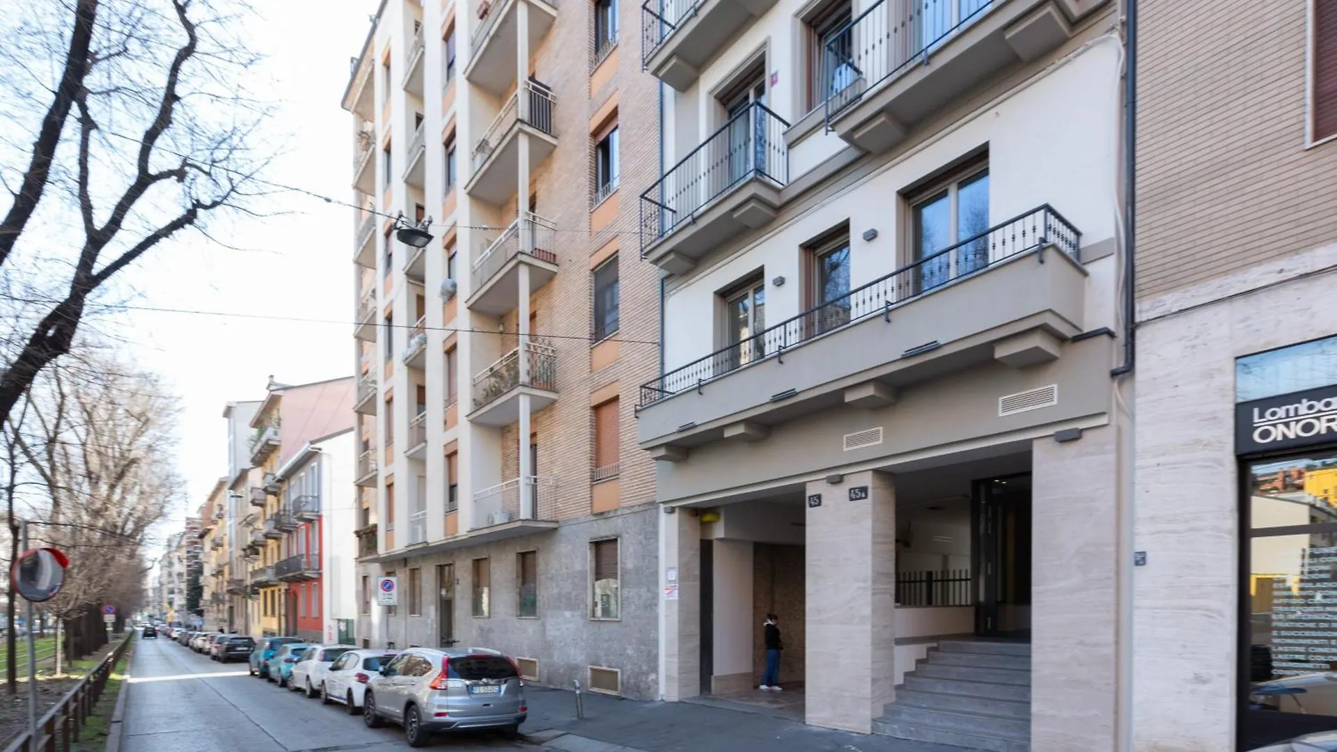 Bullona Elegant Apartment Milan Italy