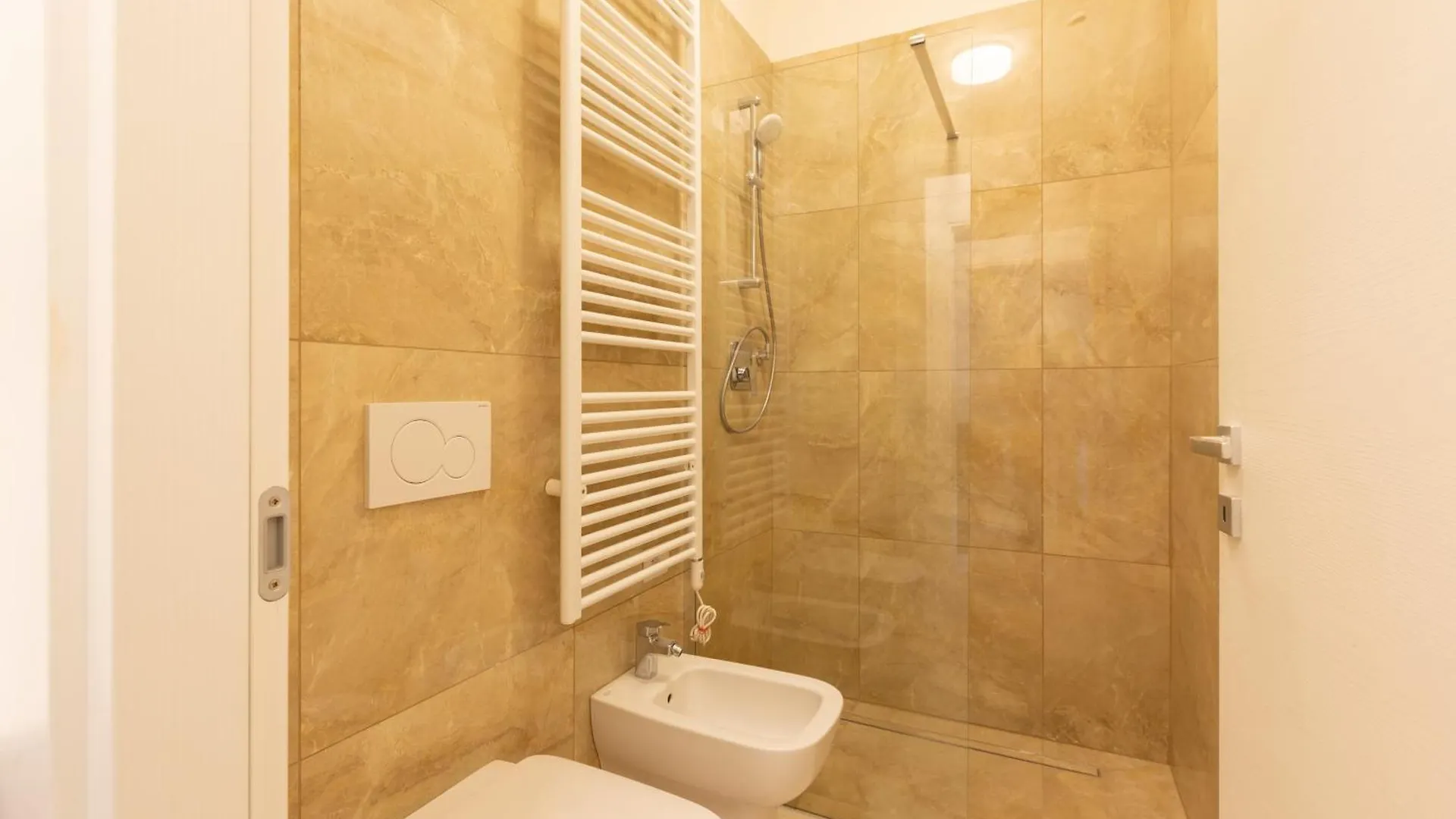 Bullona Elegant Apartment Milan