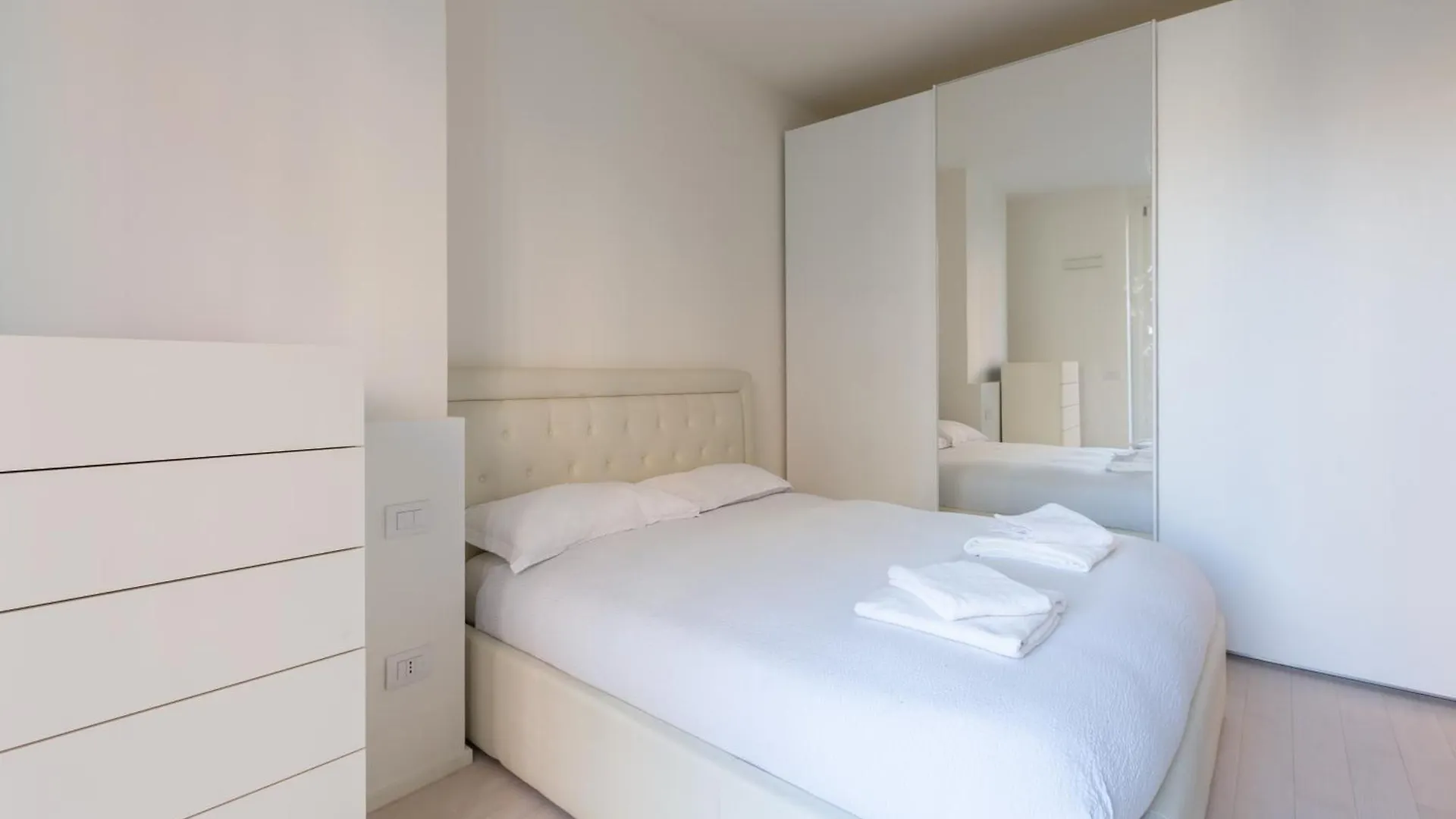 Bullona Elegant Apartment Milan