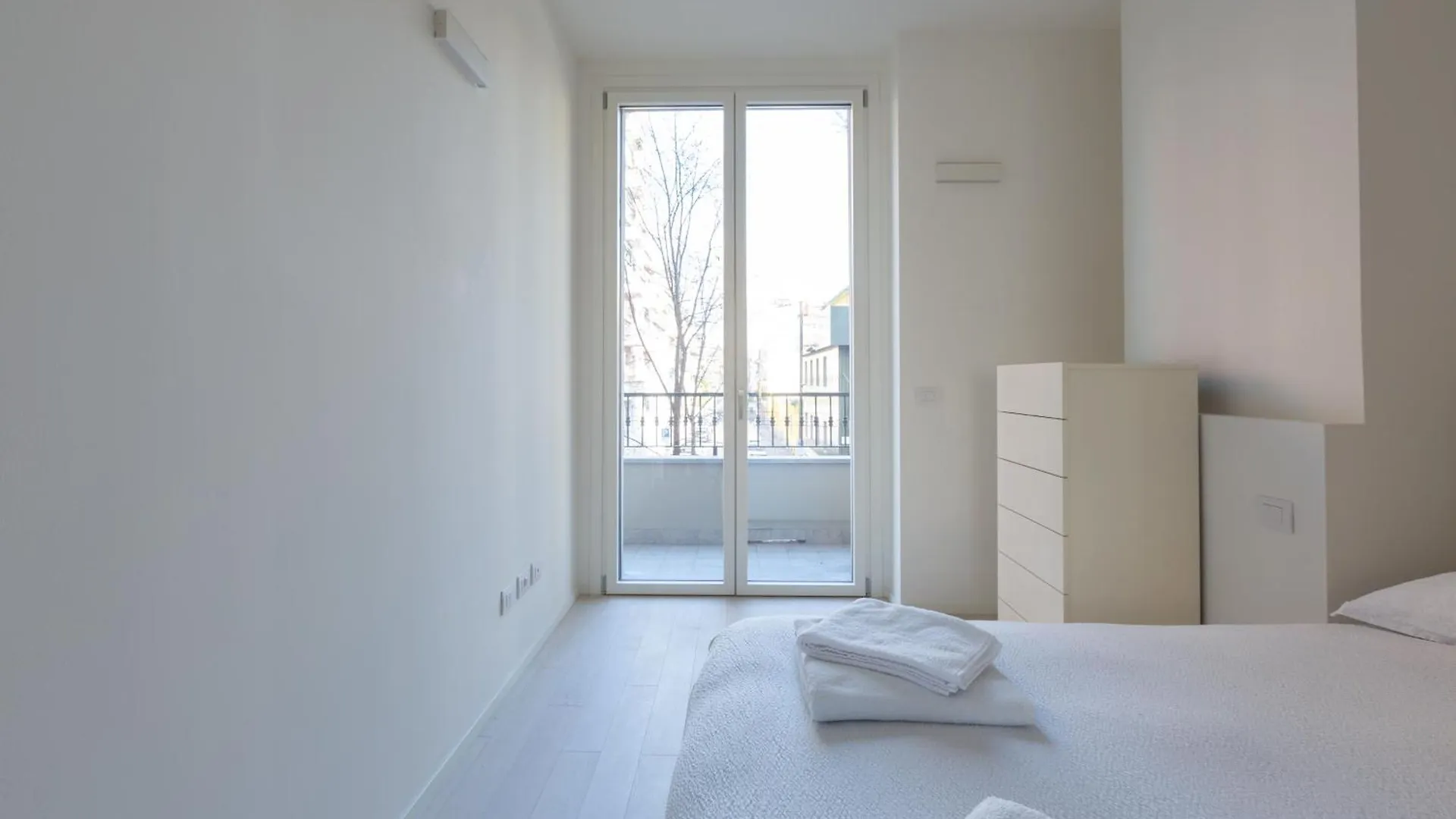 Bullona Elegant Apartment Milan Italy