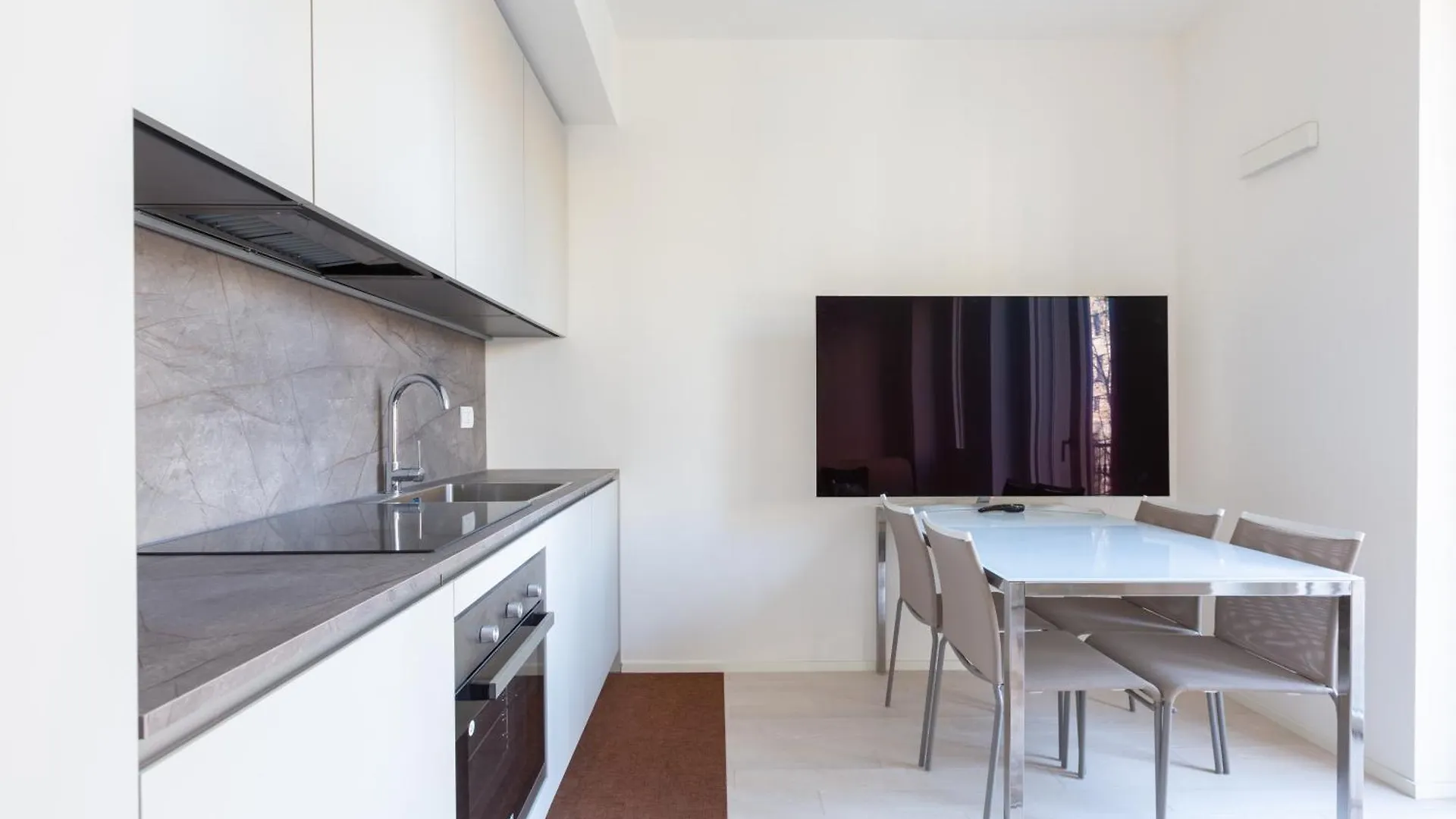 Bullona Elegant Apartment Milan