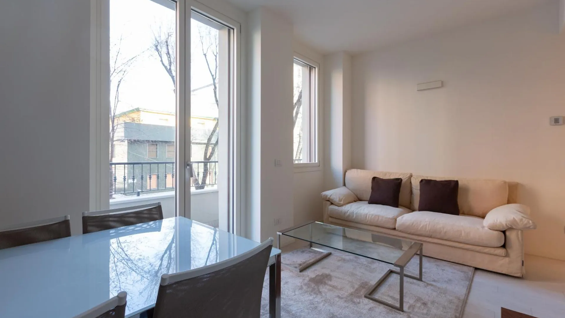 Bullona Elegant Apartment Milan