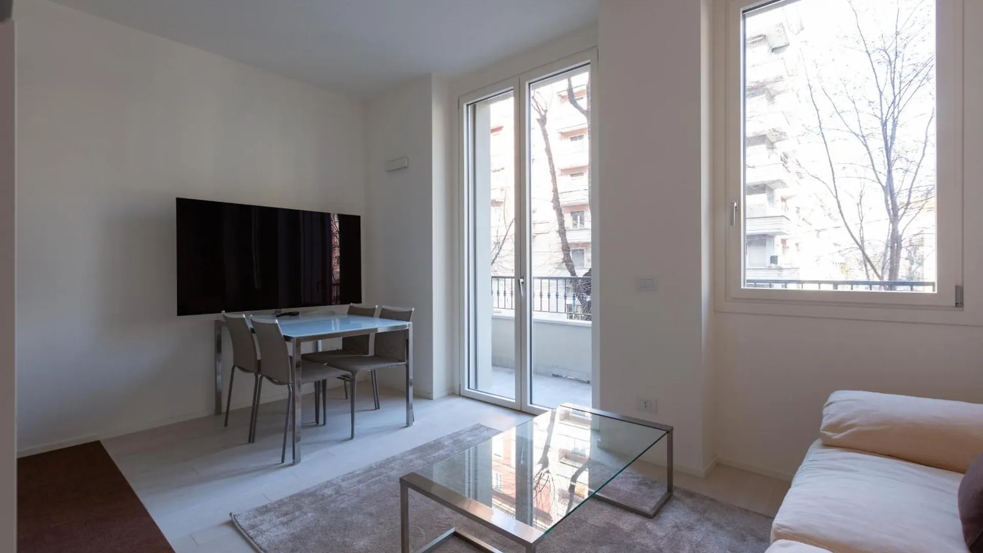 Bullona Elegant Apartment Milan 0*,